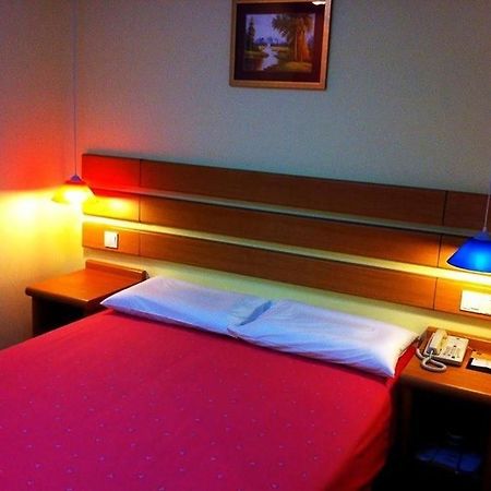 Home Inn Hotel Guiyang Fushui Middle Road Exteriör bild
