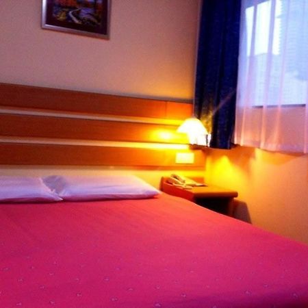 Home Inn Hotel Guiyang Fushui Middle Road Exteriör bild