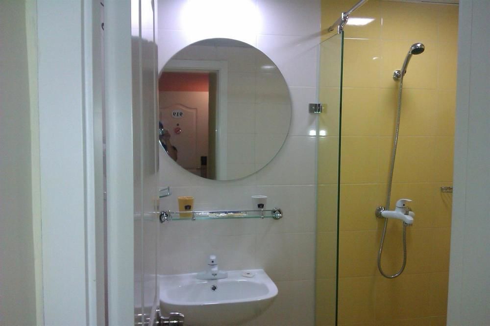 Home Inn Hotel Guiyang Fushui Middle Road Exteriör bild